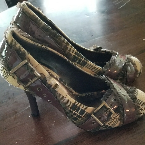 Wild Diva Shoes - Wild Diva 3 inch heels, size 7, NWOT, brown plaid